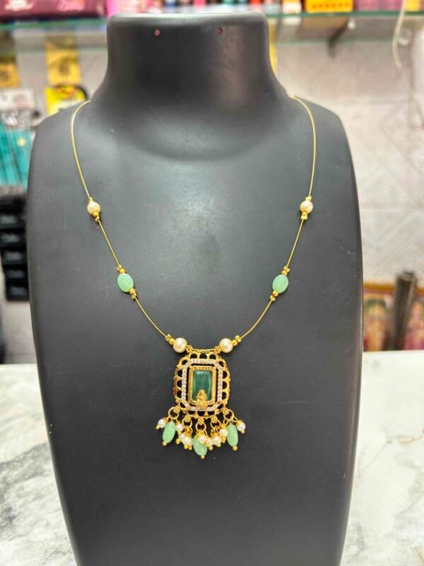 INVISIBLE CHAIN - 09